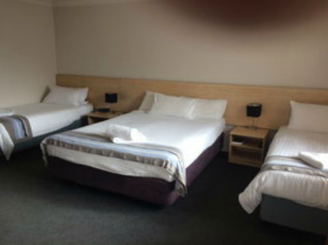 Red Cedar Motel: Muswellbrook - Tourism Canberra 0