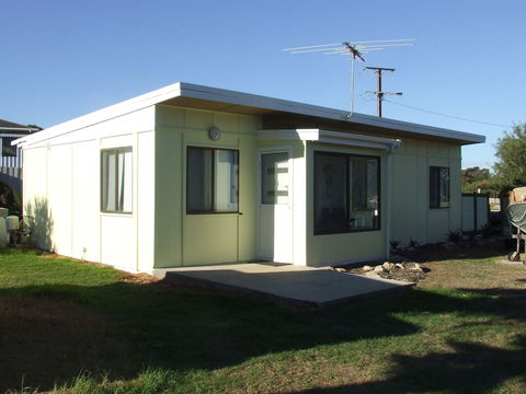 Seahorse Beach Shack - Tourism Canberra 2