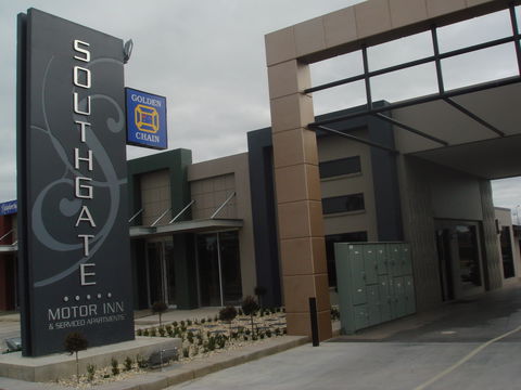 Southgate Motor Inn - Tourism Canberra 0