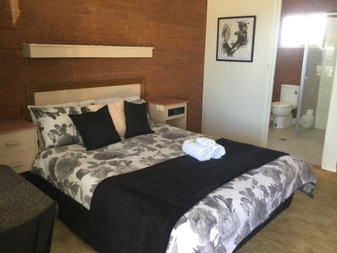 Star Hotel Accommodation - Tourism Canberra 0