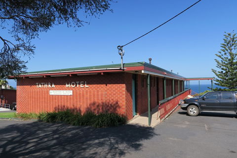 Tathra Hotel - Motel - Tourism Canberra 1