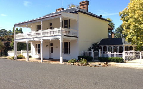 The White House, Carcoar - Tourism Canberra 0