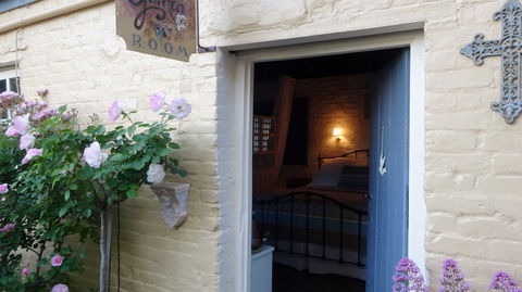 The Globe Inn - Tourism Canberra 2