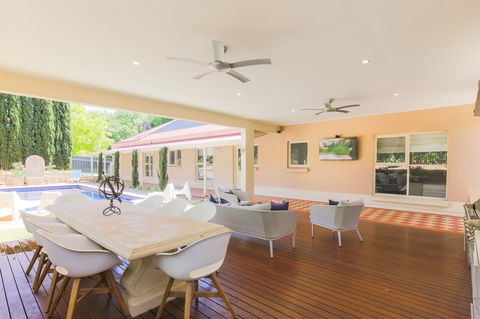 The Hills House At Hahndorf - Tourism Canberra 0