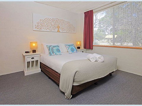 The Lodge Broulee - Tourism Canberra 0