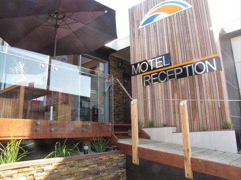 Top Of The Town Motel - Tourism Canberra 1