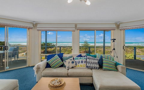 208 Surfers Pde - Tourism Canberra 0