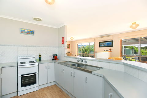 34 Newell Avenue, Middleton - Tourism Canberra 0