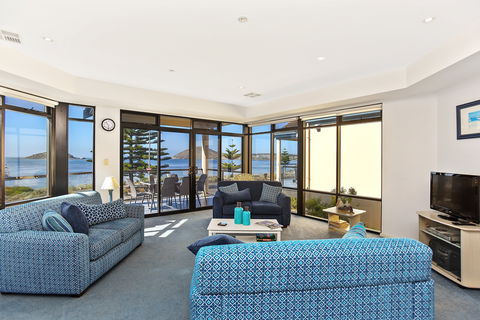 63 Franklin Parade - Tourism Canberra 2