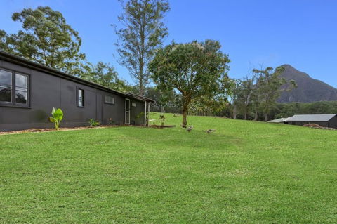 Sunshine Coast Farm Stay  - Tourism Canberra 1