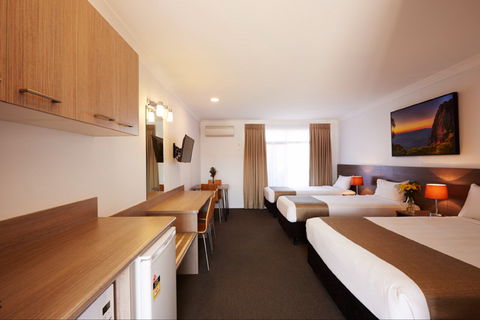 Adelong Motel - Tourism Canberra 2