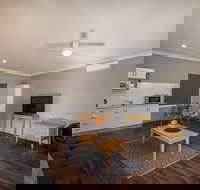 Akuna Motor Inn - Tourism Canberra