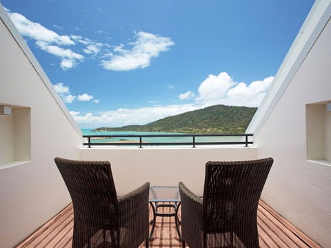 At Blue Horizon Resort - Tourism Canberra 0