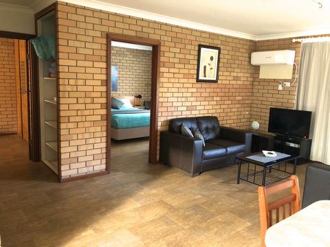 Augusta Escape - Tourism Canberra 0