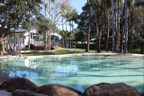 Away On Belongil Fields - Tourism Canberra 0
