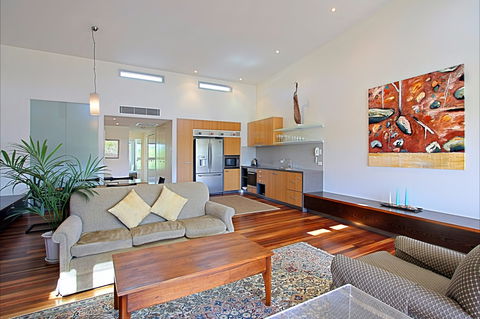 Beach Villa 17, East On Byron - Tourism Canberra 0