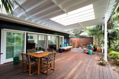 Blue Peter Luxury Beach House - Tourism Canberra 0