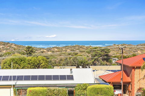 Breezes - Underwood Avenue Goolwa Beach - Tourism Canberra 1