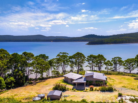 Cloudy Bay Lagoon Estate - Tourism Canberra 0