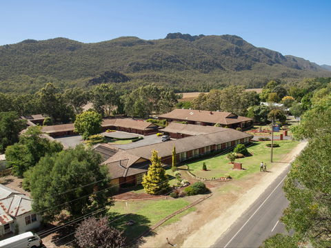 Country Plaza Halls Gap - Tourism Canberra 1