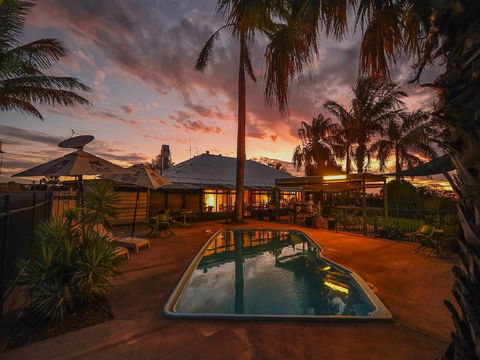 Devils Marbles Hotel - Tourism Canberra 2