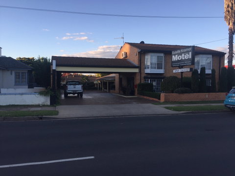 Estelle Kramer Motel - Tourism Canberra 0