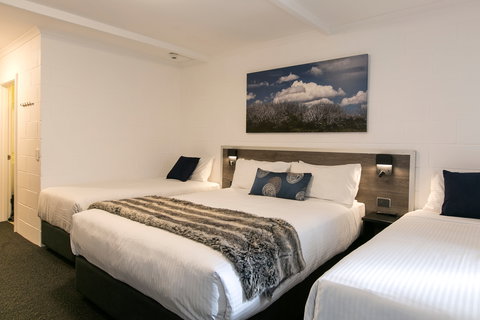 Falls Creek Hotel - Tourism Canberra 1