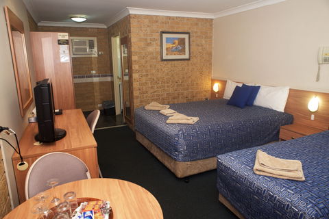 Forest Lodge Motor Inn And Restaurant - Tourism Canberra 1