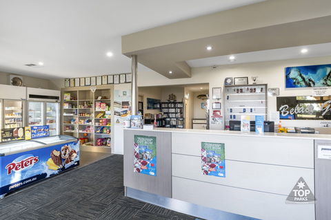 Geraldton Belair Gardens Caravan Park - Tourism Canberra 0
