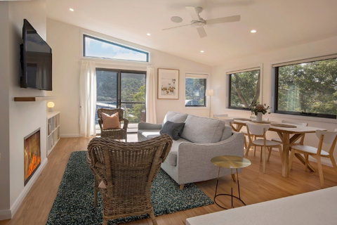 Grasmere Chalet - Tourism Canberra 0