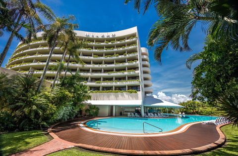 Hilton Cairns - Tourism Canberra 0