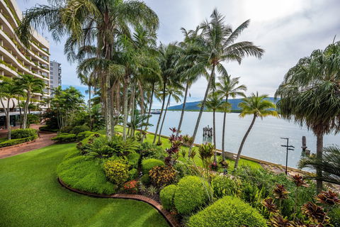 Hilton Cairns - Tourism Canberra 1