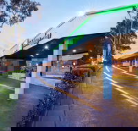 Holiday Inn Warwick Farm - Tourism Canberra