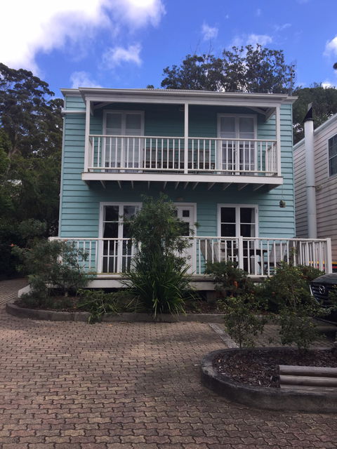 Hyams Beach Green Whaler - Tourism Canberra 0