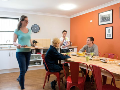Mount Lofty Cottage YHA - Tourism Canberra 0