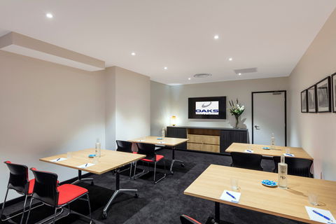 Oaks Adelaide Embassy Suites - Tourism Canberra 2