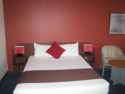 Parkway Motel - Tourism Canberra 0