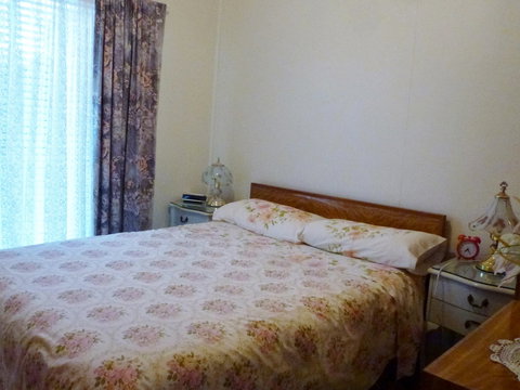 Parkers Holiday Cottages - Tourism Canberra 2