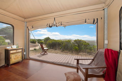 Pebble Point - Tourism Canberra 1