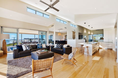 Sea La Vie, Sellicks Beach - Tourism Canberra 1