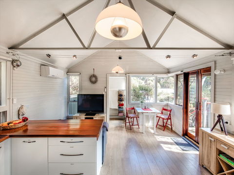 Serenity Cottage - Tourism Canberra 0