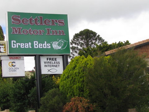 Settlers Motor Inn - Tourism Canberra 0