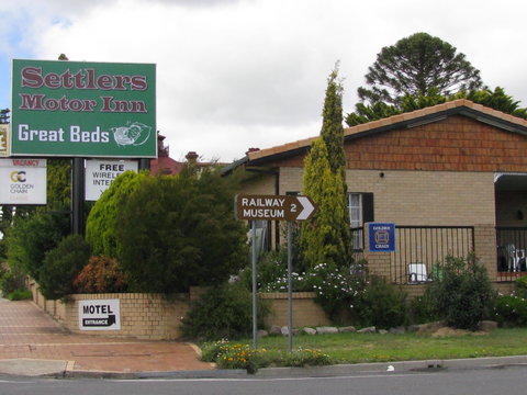 Settlers Motor Inn - Tourism Canberra 2