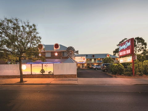 Shearing Shed Motor Inn - Open - Tourism Canberra 0