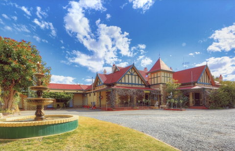 The Lodge Outback Motel - Tourism Canberra 0