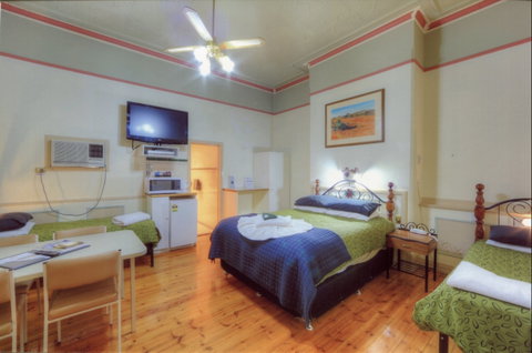 The Lodge Outback Motel - Tourism Canberra 2