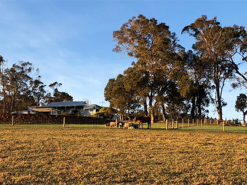 Great Southern Outback Tours & Accommodation - Tourism Canberra 2
