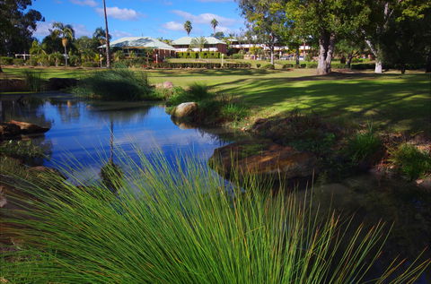 The Retreat At Wisemans - Tourism Canberra 1