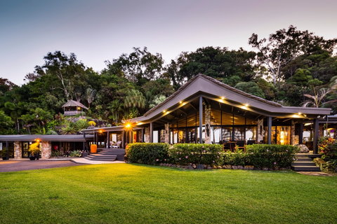 Trinity Beach Palace - Tourism Canberra 1