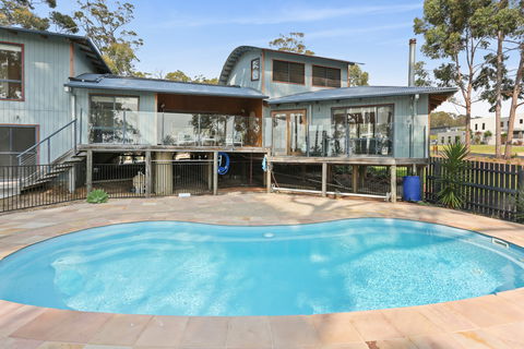 Tura Tree House - Tourism Canberra 1